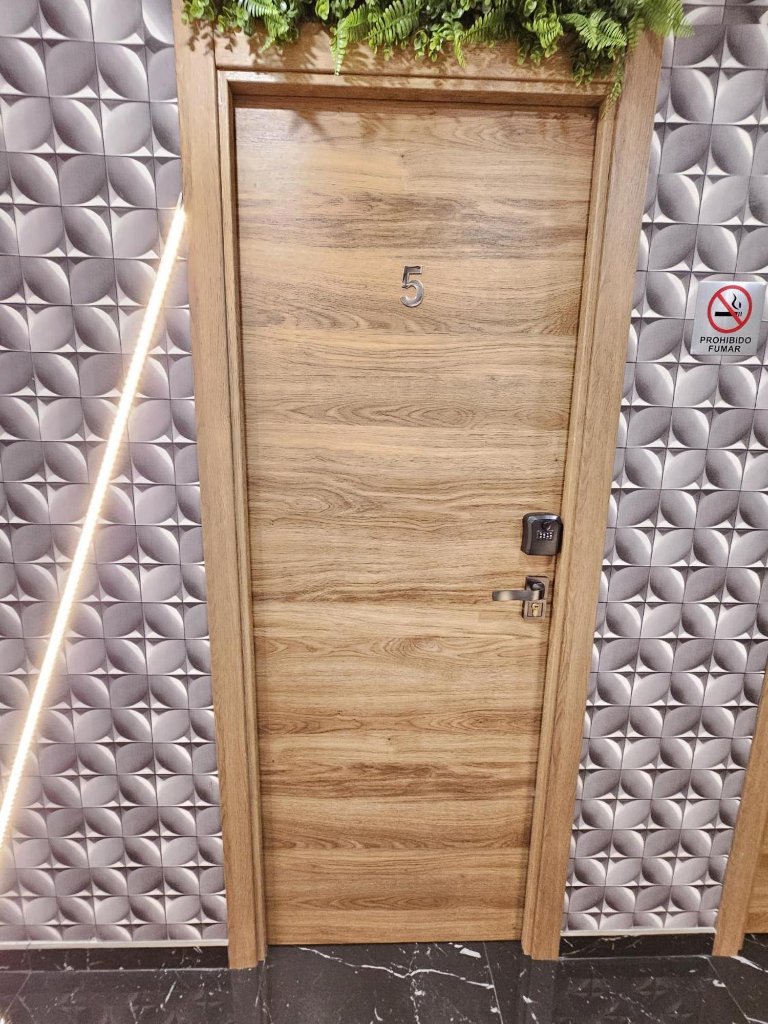 Apartamentos Benidorm Black エクステリア 写真