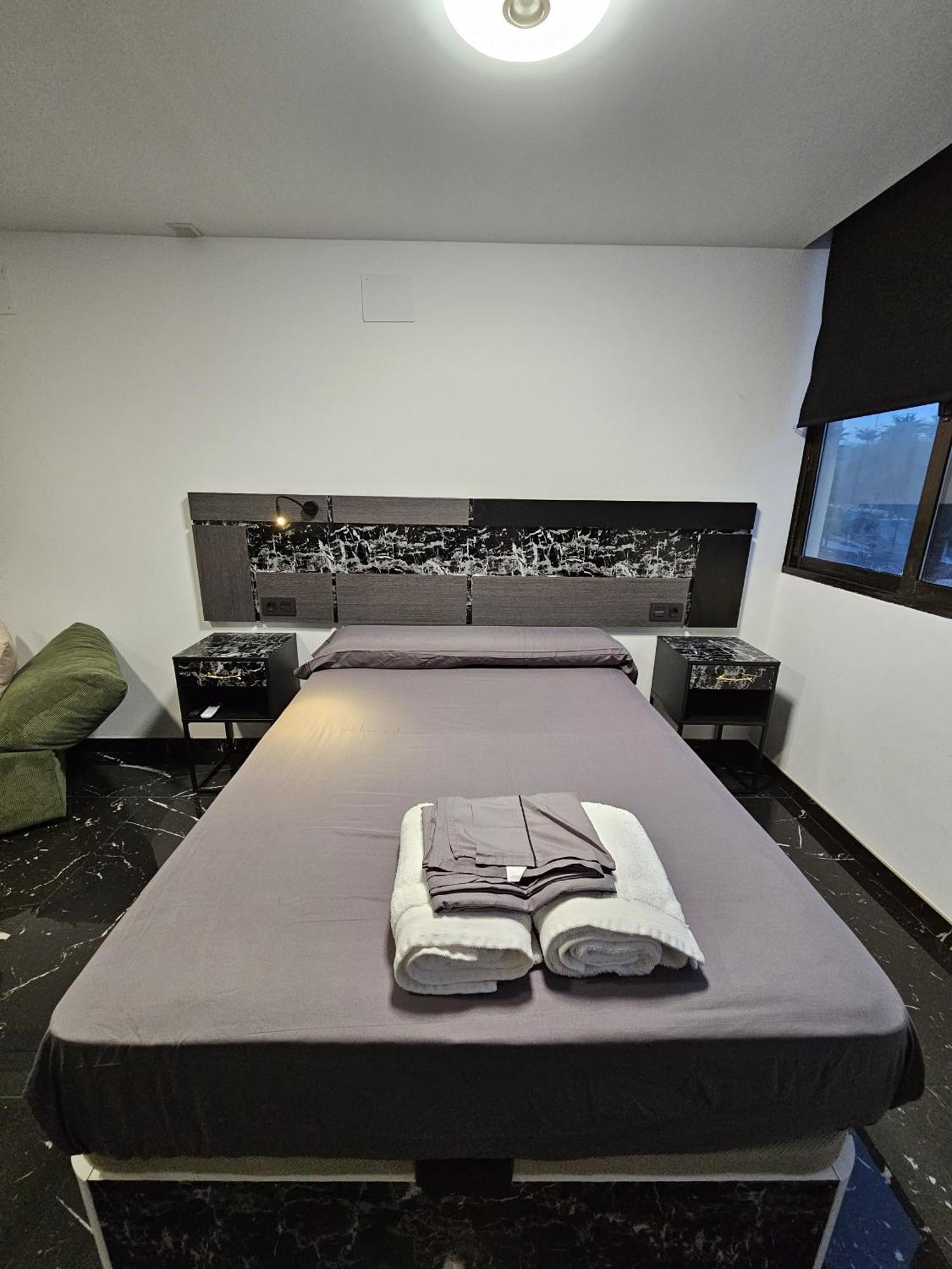Apartamentos Benidorm Black エクステリア 写真